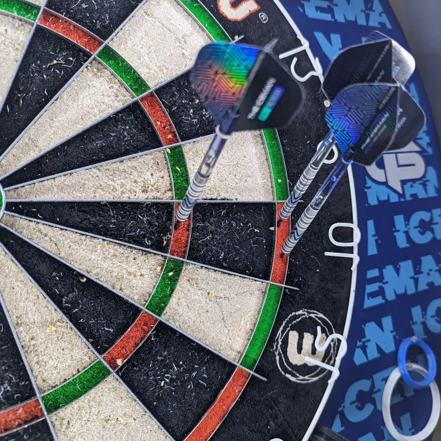 Red Dragon Gerwyn Price Iceman Midnight 90% - Steel Tip Darts